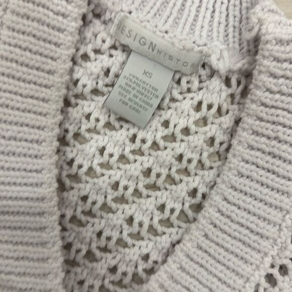 Design History White Button-Up Women's Cardigan - Picture 7 of 12